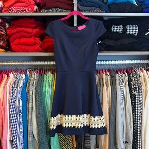 Lily Pulitzer navy with gold detail exposed back zipper cap dress size 4